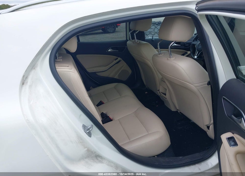2015 MERCEDES-BENZ GLA 250 4MATIC VIN: WDCTG4GB0FJ061188