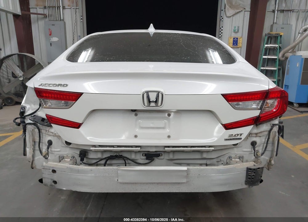 2019 HONDA ACCORD TOURING 2.0T VIN: 1HGCV2F95KA036412