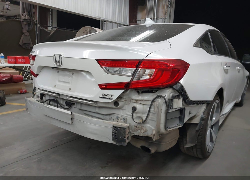 2019 HONDA ACCORD TOURING 2.0T VIN: 1HGCV2F95KA036412