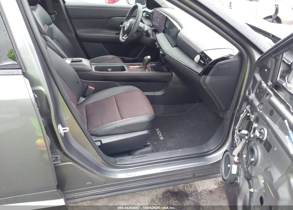 2025 NISSAN KICKS SR INTELLIGENT AWD VIN: 3N8AP6DD8SL377007