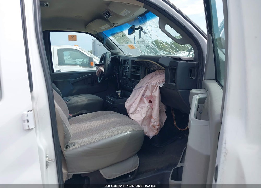 2017 CHEVROLET EXPRESS 3500 VIN: 1GAZGPFG5H1336841