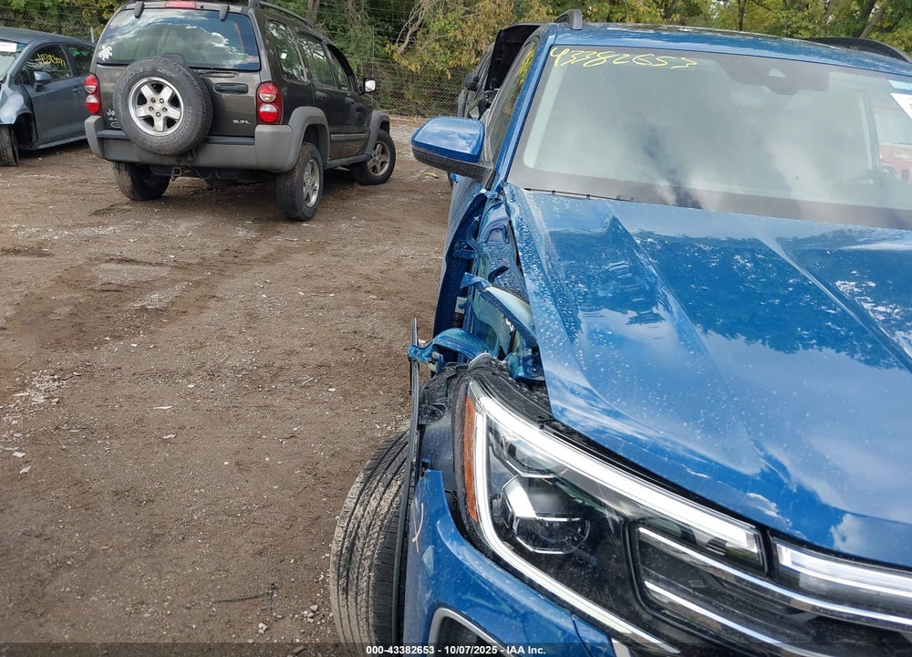 2025 VOLKSWAGEN ATLAS VIN: 1V2KR2CA9SC571338