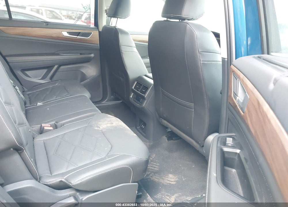 2025 VOLKSWAGEN ATLAS VIN: 1V2KR2CA9SC571338