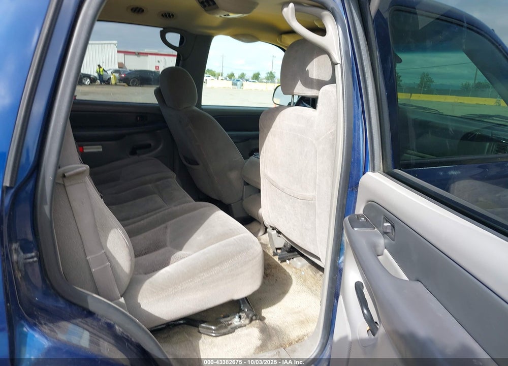 2003 CHEVROLET TAHOE LS VIN: 1GNEC13V13J300419