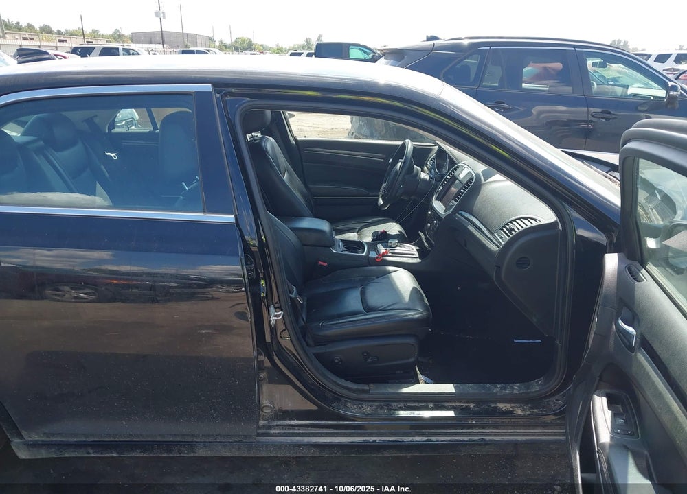 2019 CHRYSLER 300 VIN: 2C3CCAAG0KH619772
