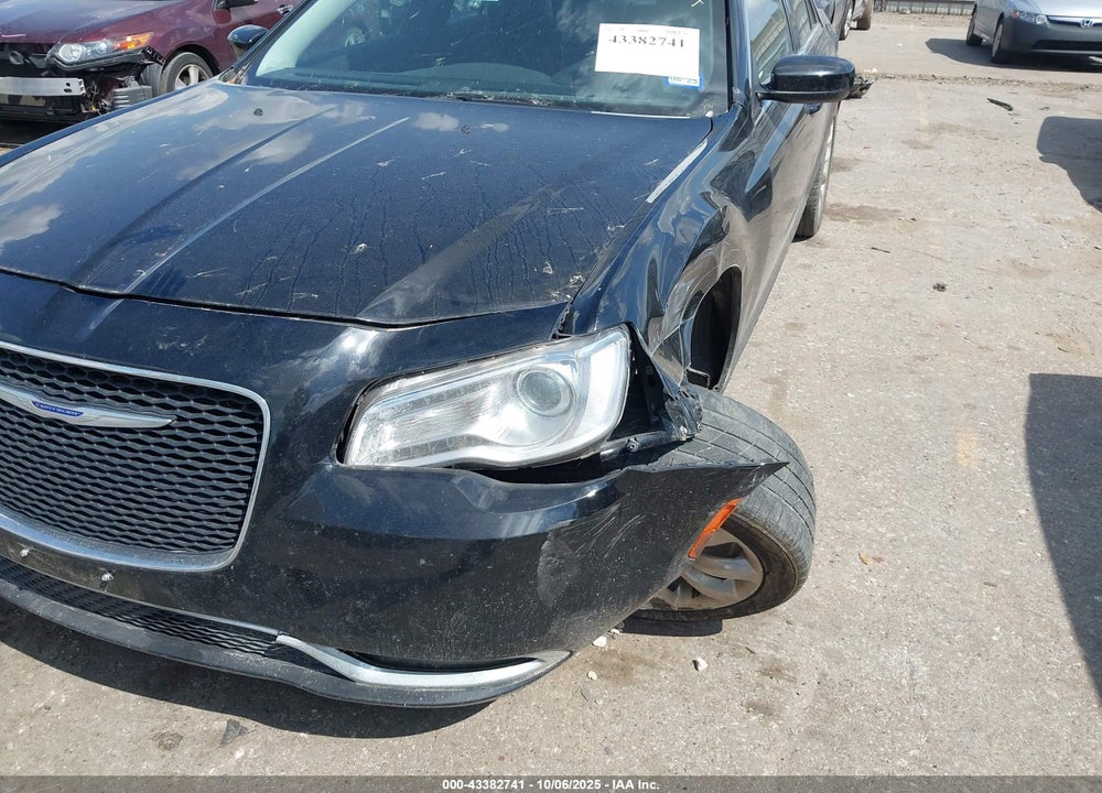 2019 CHRYSLER 300 VIN: 2C3CCAAG0KH619772