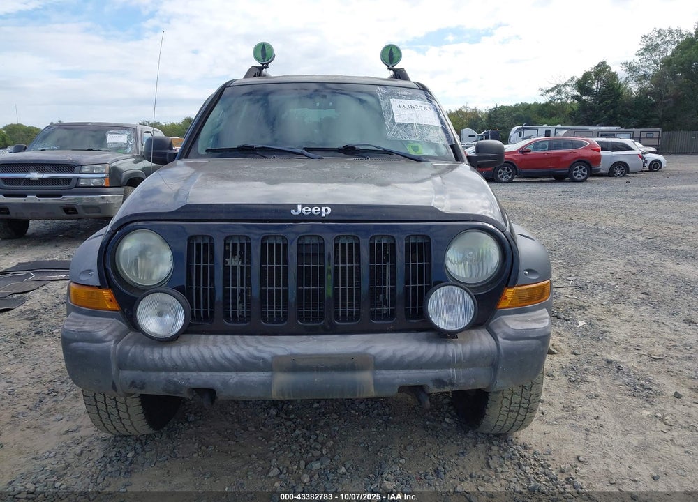 2006 JEEP LIBERTY VIN: 1J4GL38K76W253555