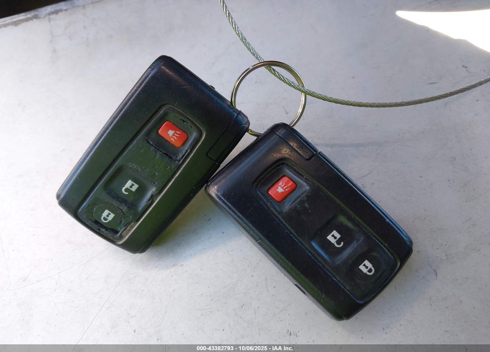 2005 TOYOTA PRIUS VIN: JTDKB20U853066089