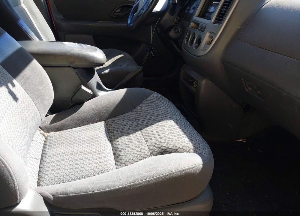 2003 FORD ESCAPE XLT VIN: 1FMYU93113KD08539