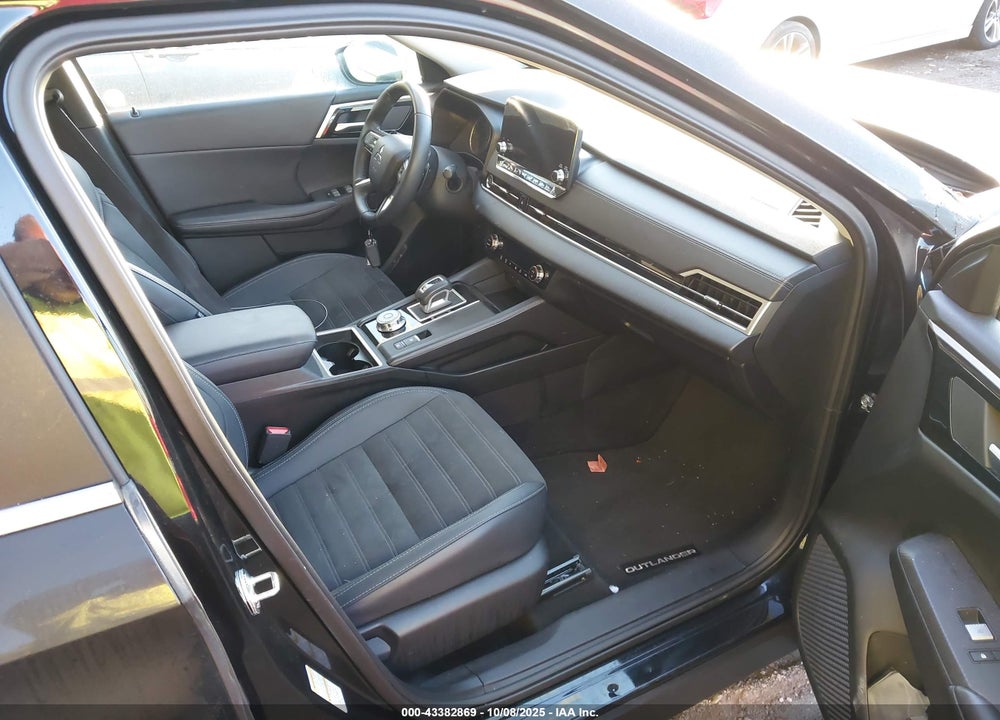 2024 MITSUBISHI OUTLANDER VIN: JA4J4VA81RZ088652