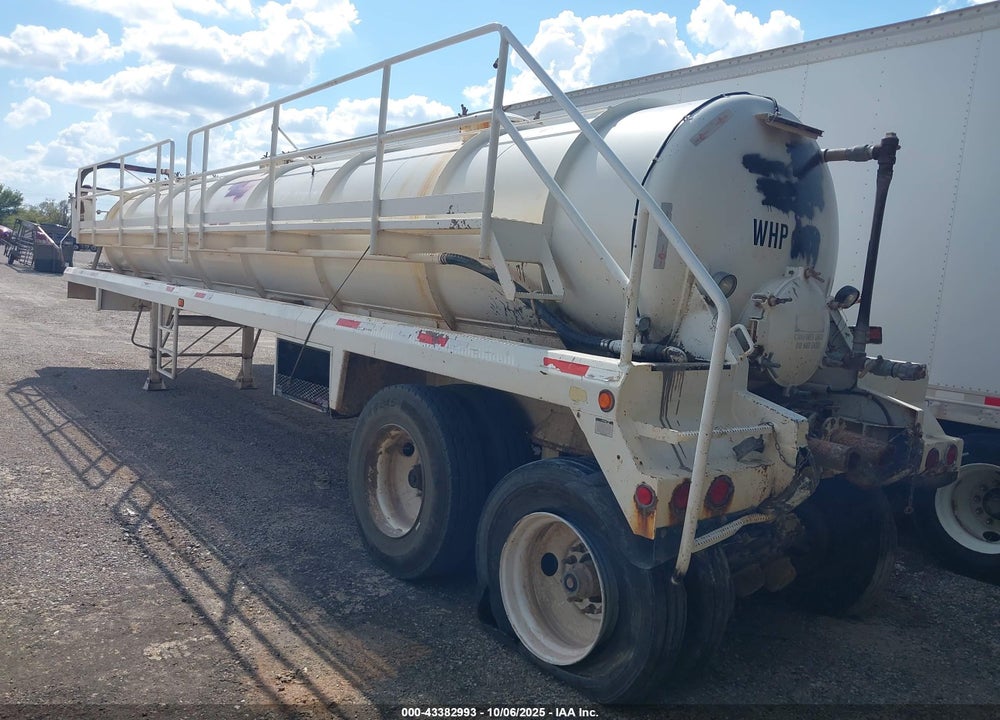 2015 DRAGON ESP LTD TANK SEMI TRAILER VIN: 1UNST4228FL114601