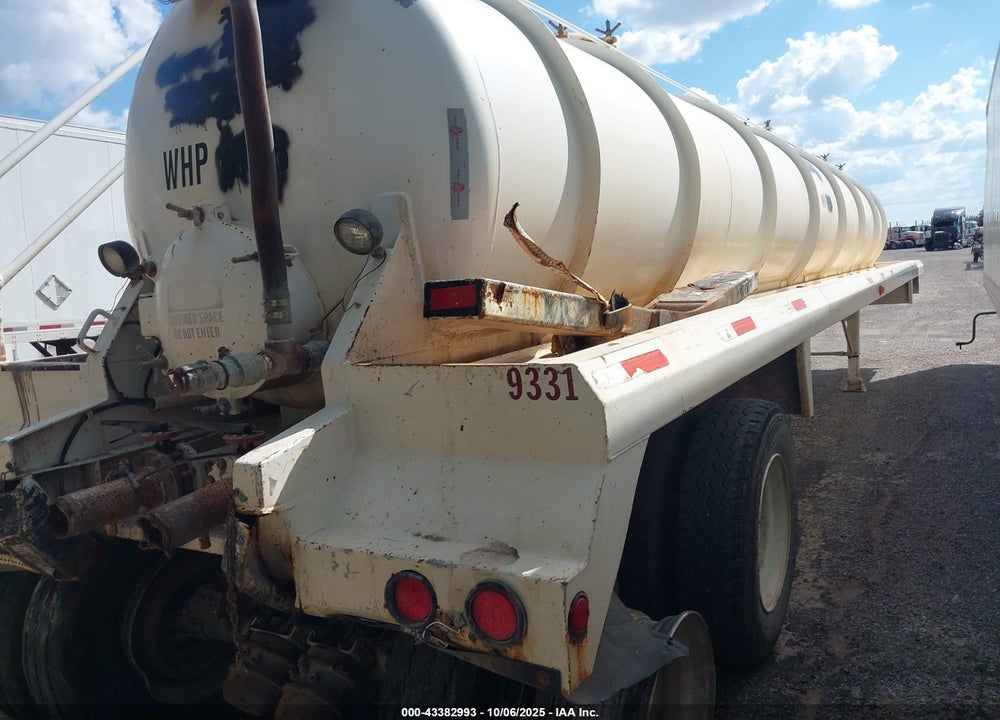 2015 DRAGON ESP LTD TANK SEMI TRAILER VIN: 1UNST4228FL114601