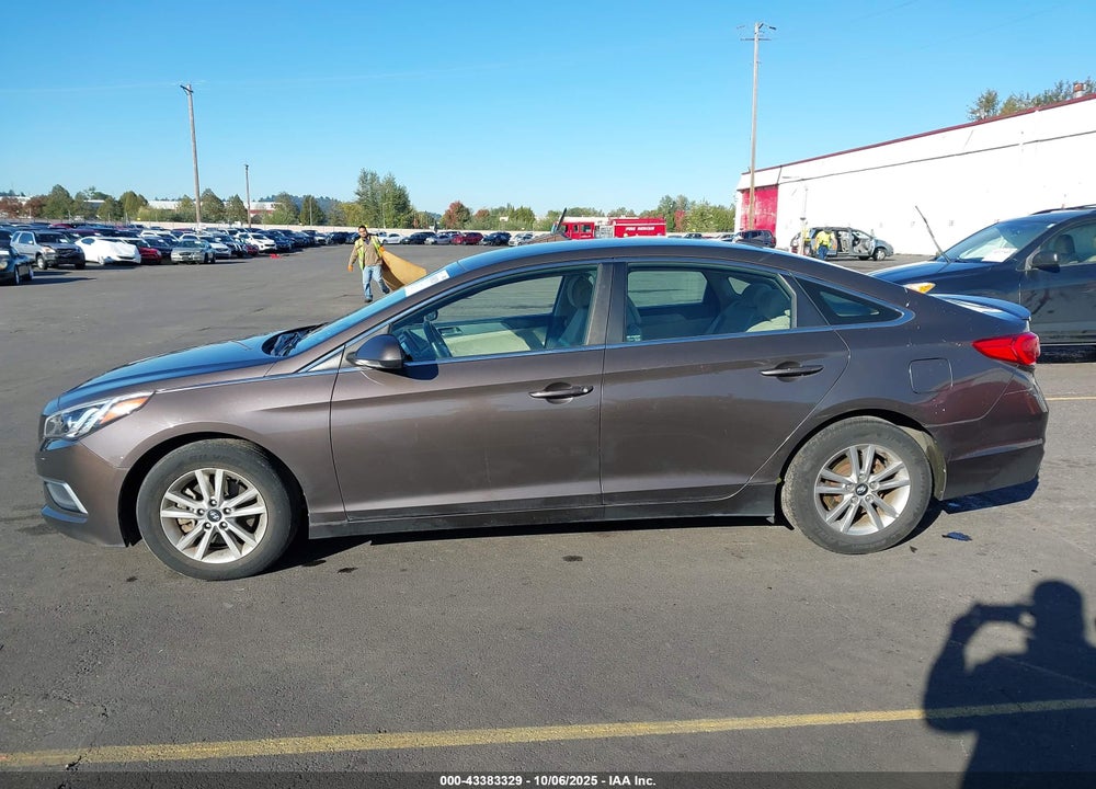 2016 HYUNDAI SONATA SE VIN: 5NPE24AF2GH371555