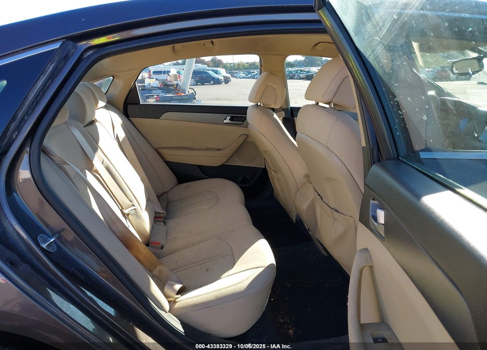 2016 HYUNDAI SONATA SE VIN: 5NPE24AF2GH371555