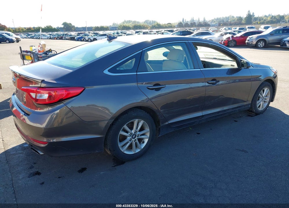 2016 HYUNDAI SONATA SE VIN: 5NPE24AF2GH371555