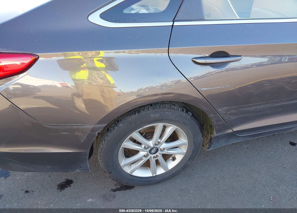 2016 HYUNDAI SONATA SE VIN: 5NPE24AF2GH371555