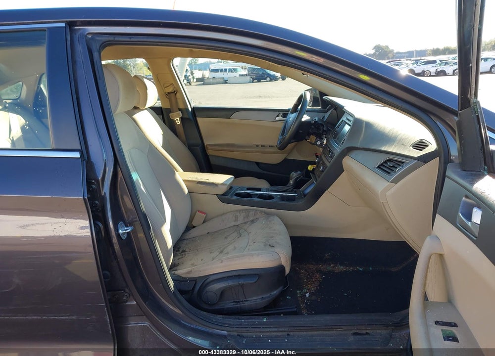 2016 HYUNDAI SONATA SE VIN: 5NPE24AF2GH371555