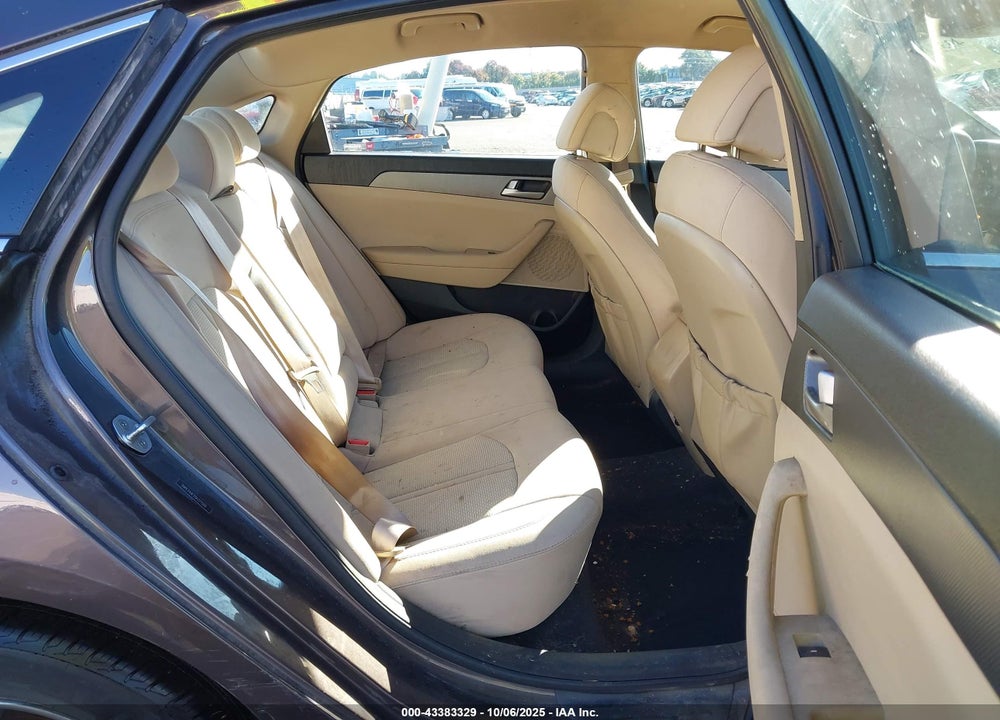 2016 HYUNDAI SONATA SE VIN: 5NPE24AF2GH371555