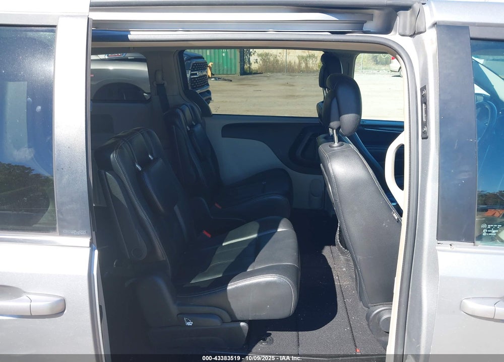 2013 CHRYSLER TOWN & COUNTRY TOURING VIN: 2C4RC1BG0DR734700