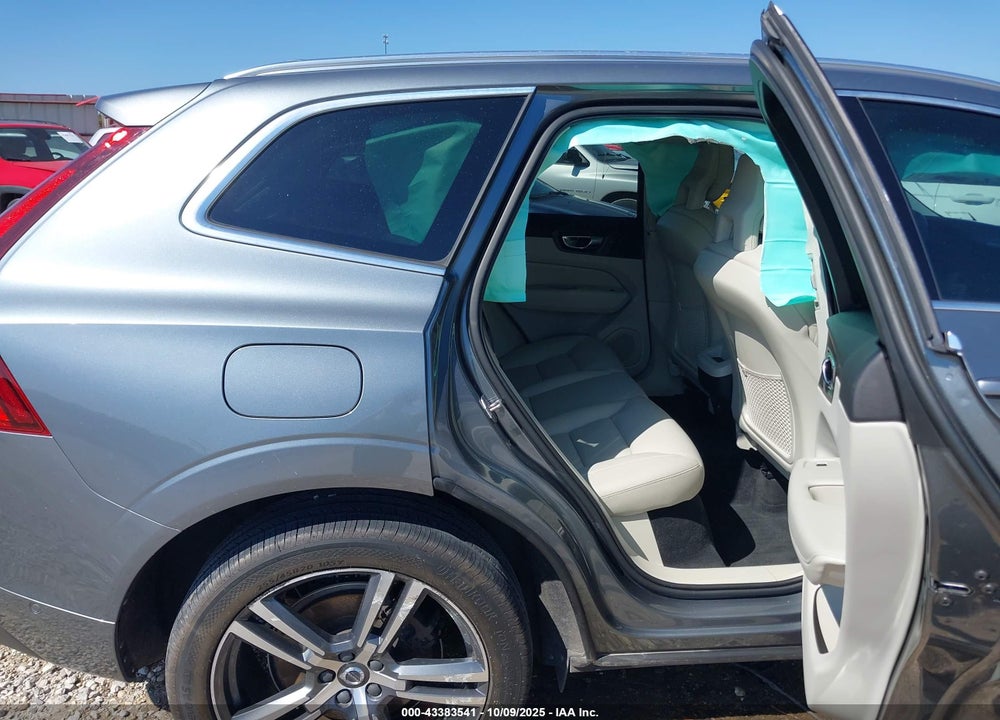 2018 VOLVO XC60 T6 MOMENTUM VIN: YV4A22RK2J1080618