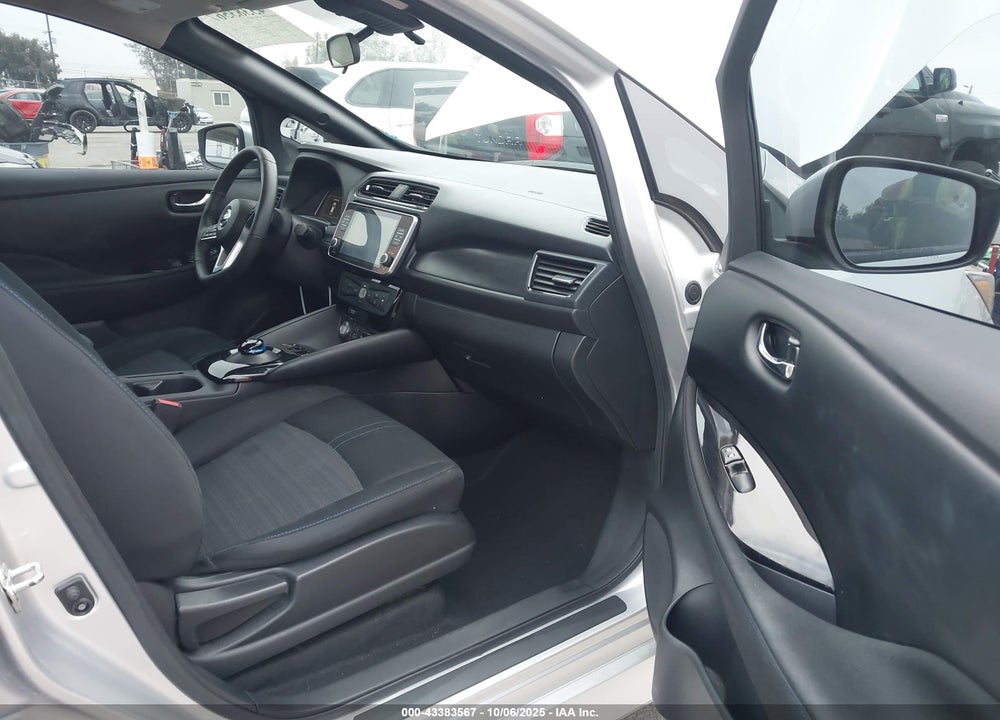 2021 NISSAN LEAF VIN: 1N4AZ1CV4MC551811