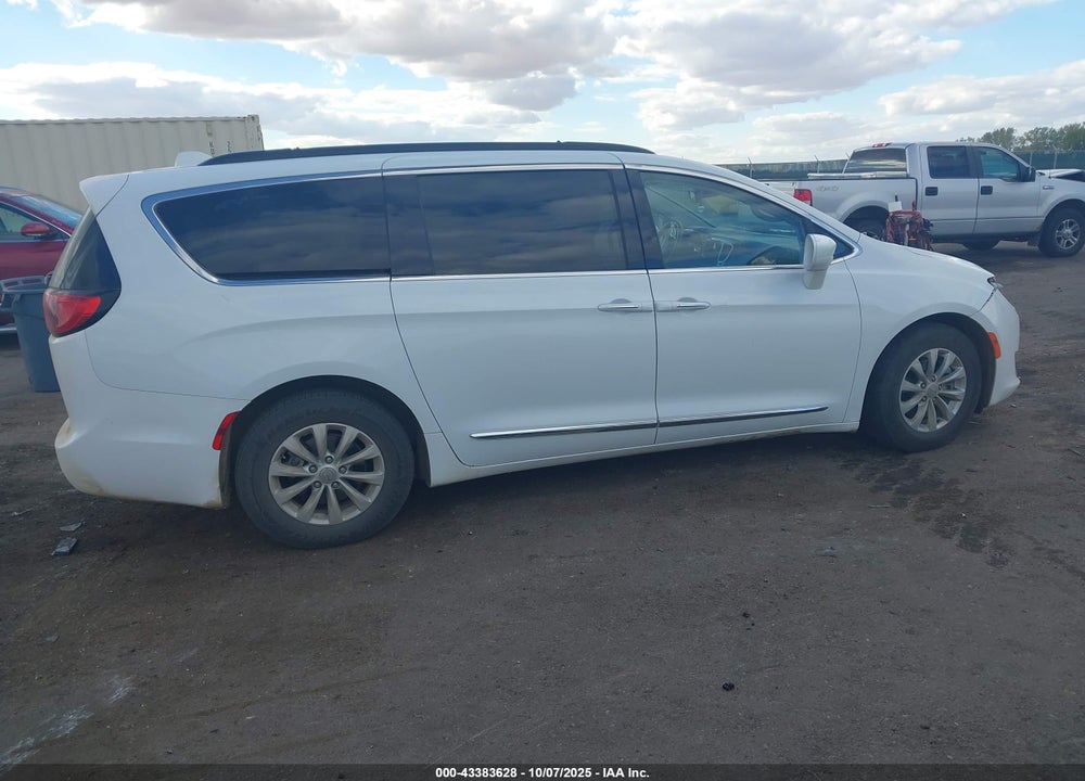 2017 CHRYSLER PACIFICA TOURING-L VIN: 2C4RC1BG3HR739136