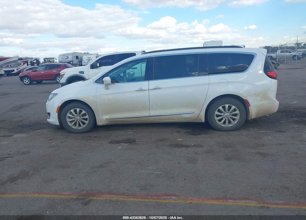 2017 CHRYSLER PACIFICA TOURING-L VIN: 2C4RC1BG3HR739136