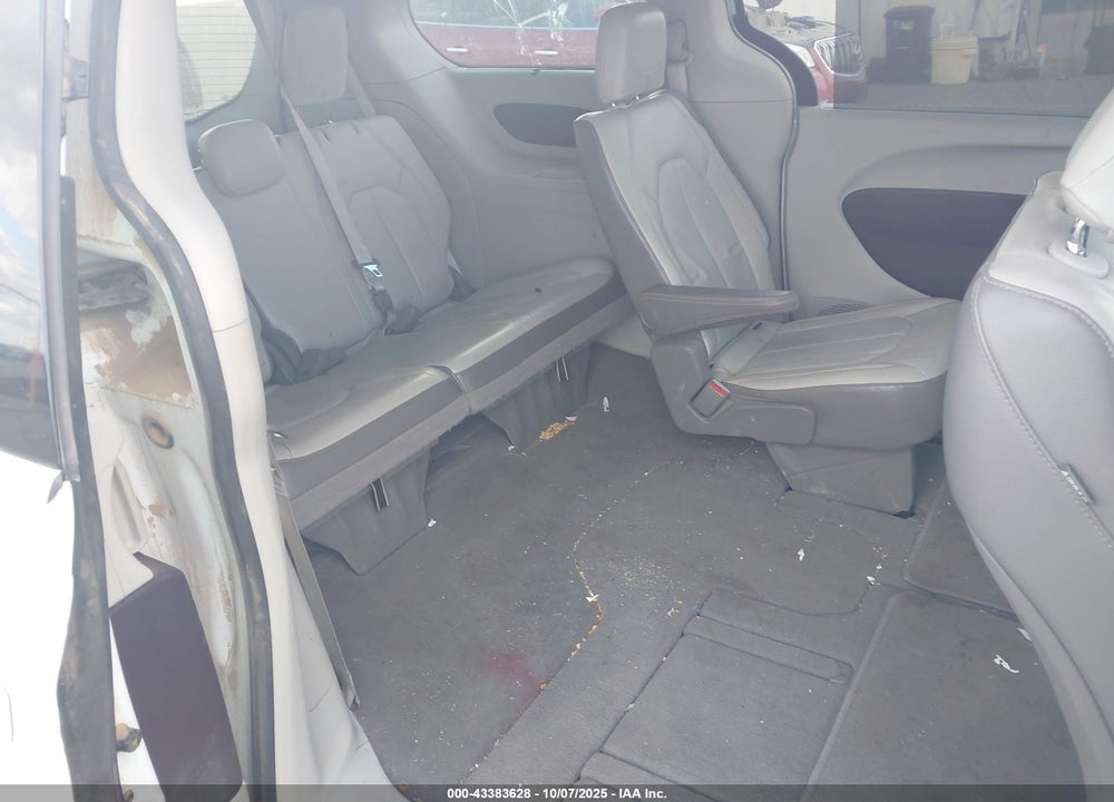 2017 CHRYSLER PACIFICA TOURING-L VIN: 2C4RC1BG3HR739136