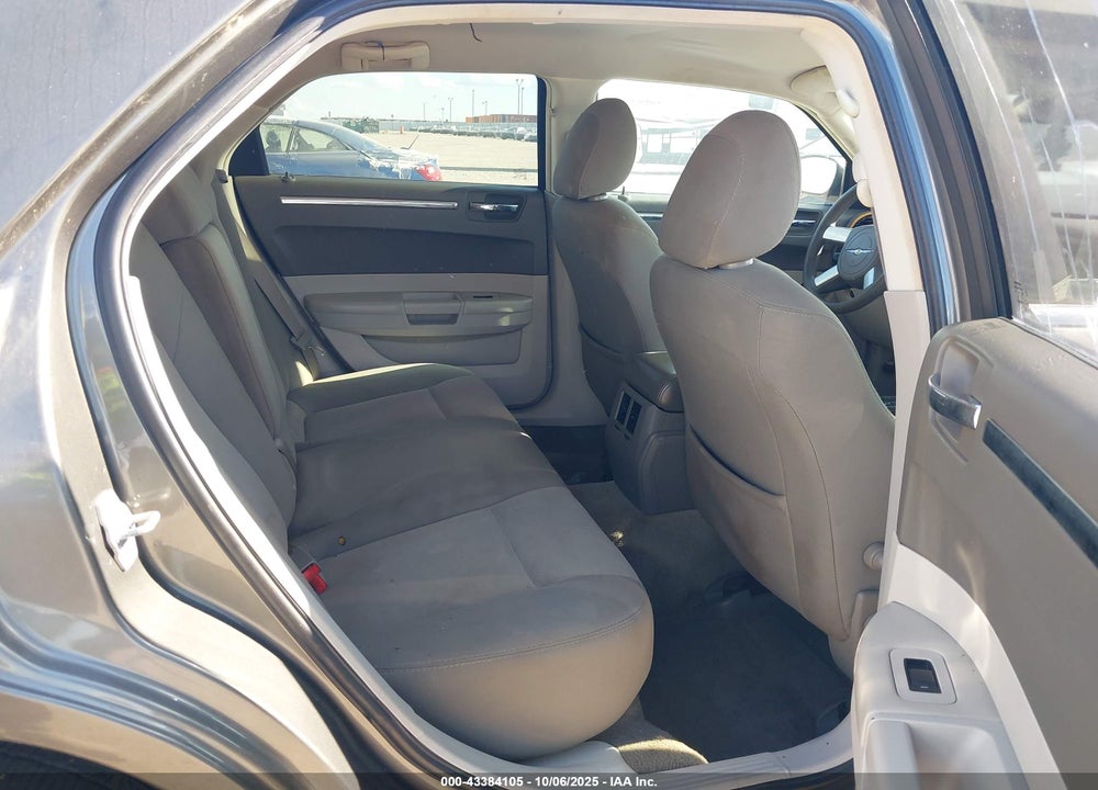 2009 CHRYSLER 300 VIN: 2C3KA43D89H505437