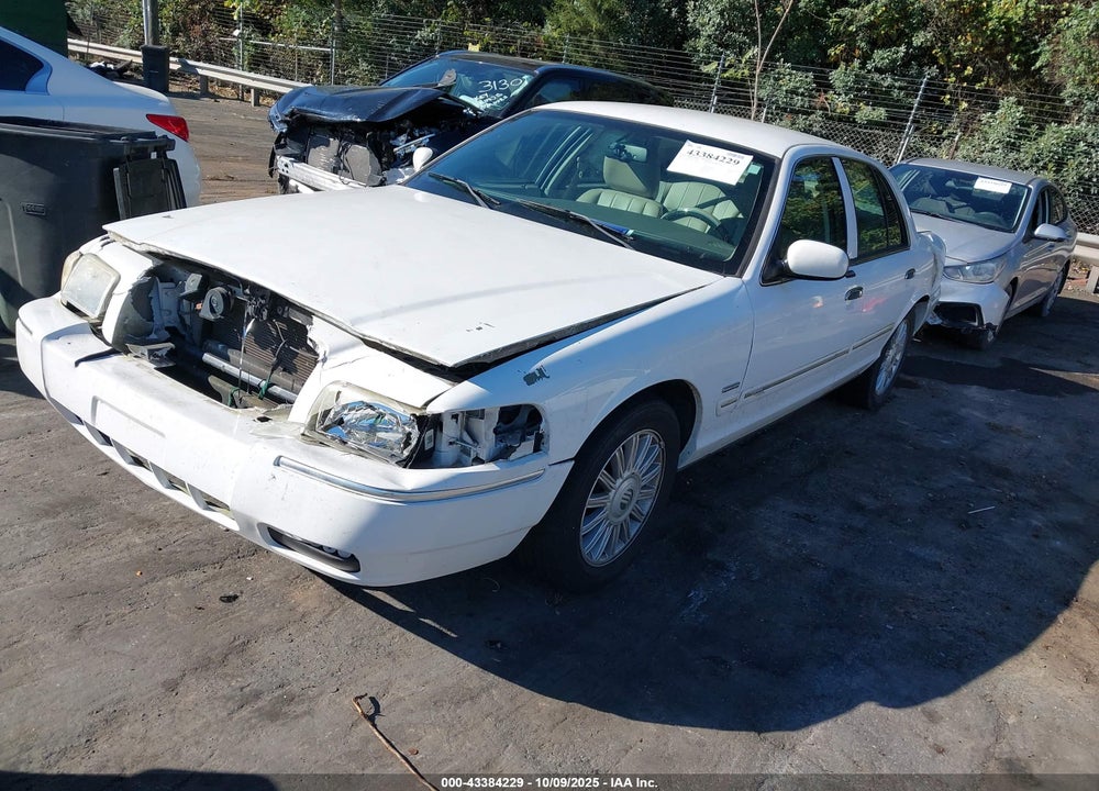 2011 MERCURY GRAND MARQUIS LS (FLEET ONLY) VIN: 2MEBM7FV2BX611594