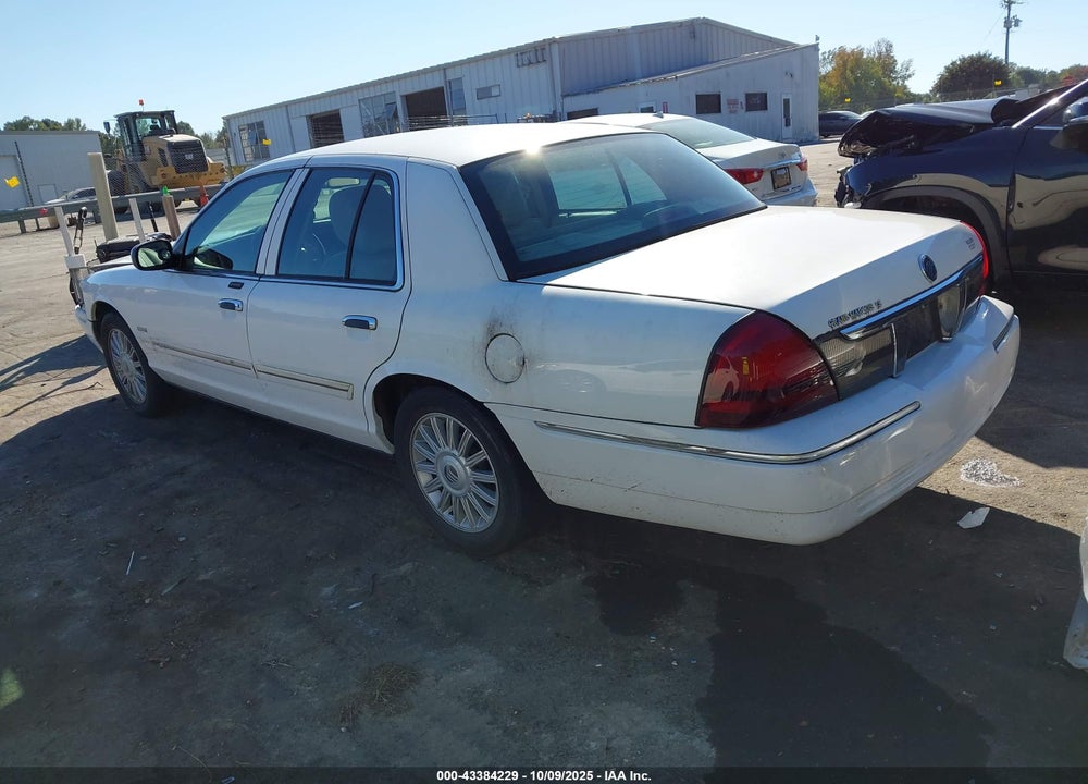 2011 MERCURY GRAND MARQUIS LS (FLEET ONLY) VIN: 2MEBM7FV2BX611594