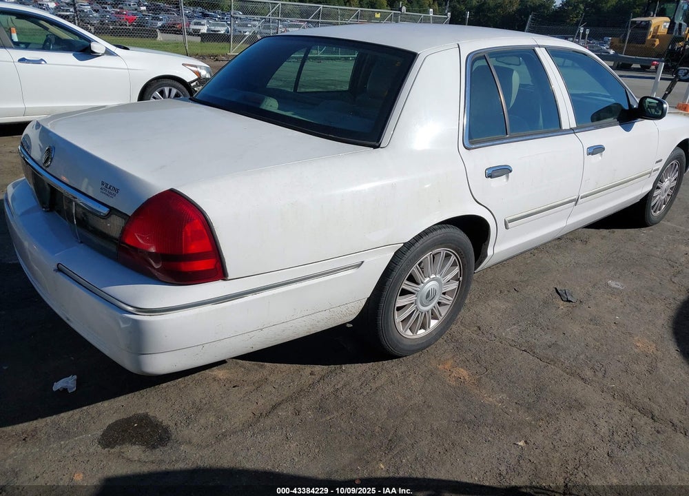 2011 MERCURY GRAND MARQUIS LS (FLEET ONLY) VIN: 2MEBM7FV2BX611594