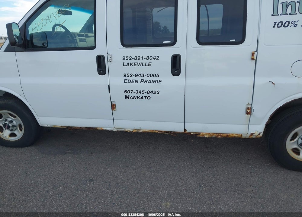 2005 GMC SAVANA STANDARD VIN: 1GTFH15T151127403