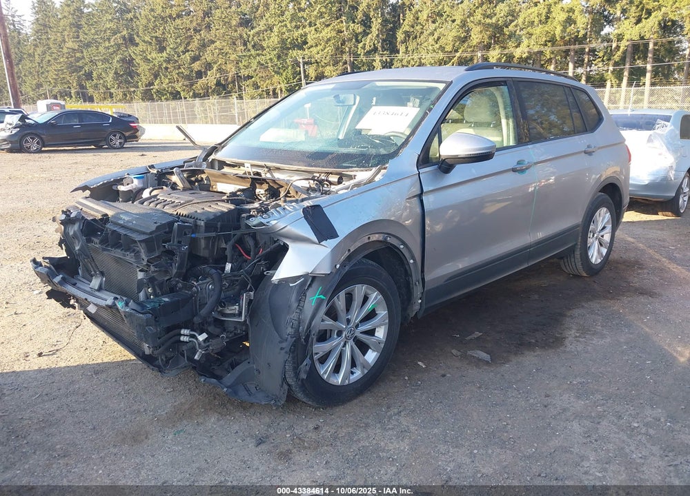 2019 VOLKSWAGEN TIGUAN VIN: 3VV1B7AX1KM193277