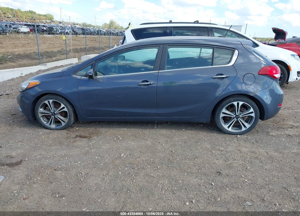 2016 KIA FORTE VIN: KNAFX5A8XG5493106