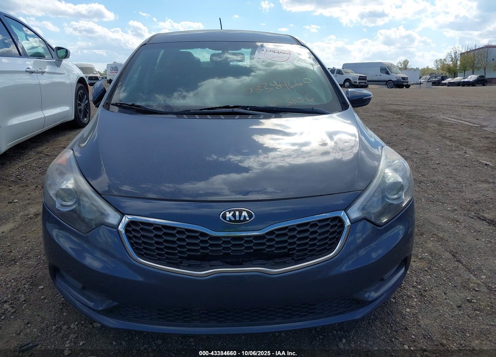 2016 KIA FORTE VIN: KNAFX5A8XG5493106