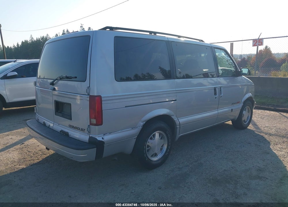 1996 CHEVROLET ASTRO VIN: 1GNEL19W4TB142183