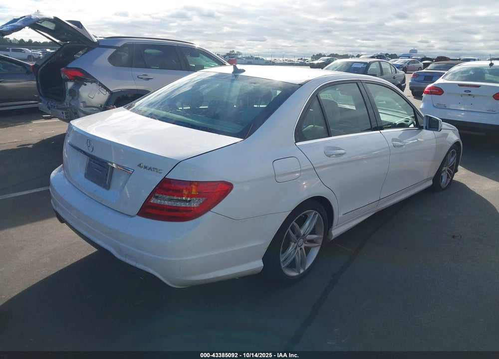 2013 MERCEDES-BENZ C 300 SPORT 4MATIC VIN: WDDGF8AB2DR243862