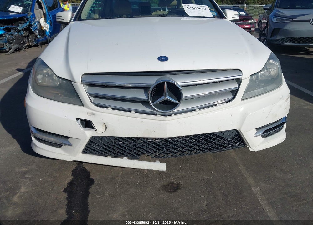 2013 MERCEDES-BENZ C 300 SPORT 4MATIC VIN: WDDGF8AB2DR243862