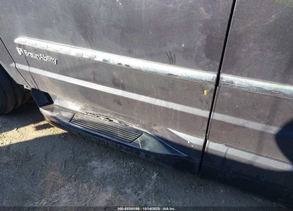 2014 CHRYSLER TOWN & COUNTRY VIN: 2C7WC1BG2ER221634