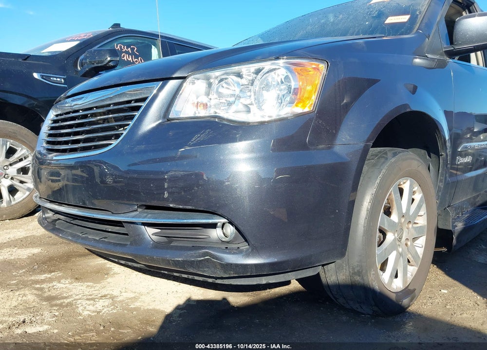 2014 CHRYSLER TOWN & COUNTRY VIN: 2C7WC1BG2ER221634