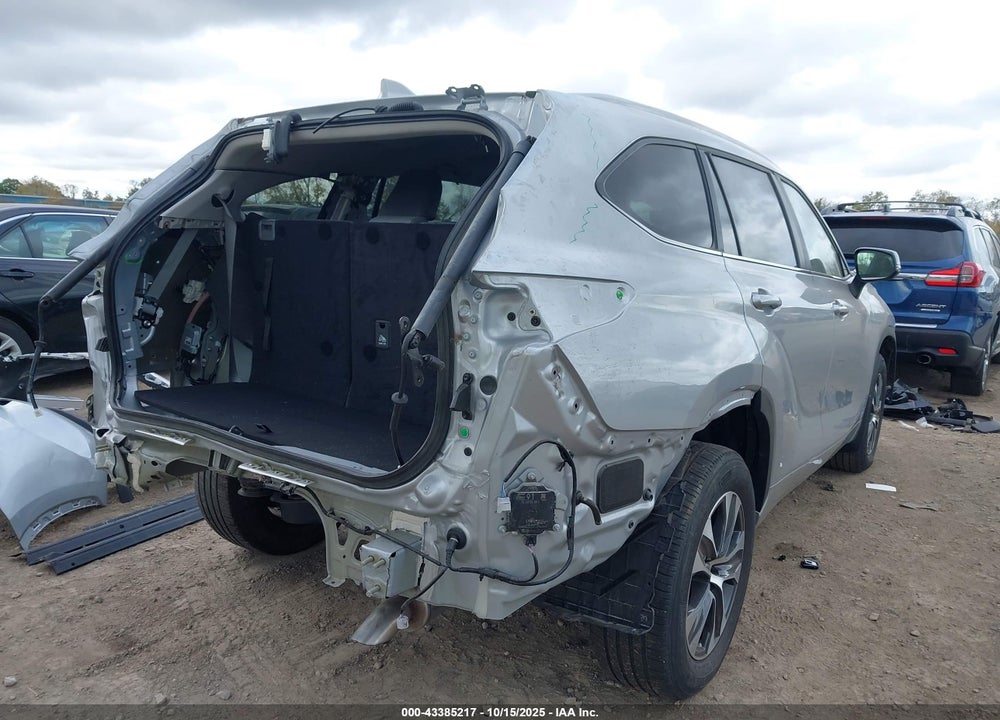 2024 TOYOTA HIGHLANDER XLE VIN: 5TDKDRBH4RS541051