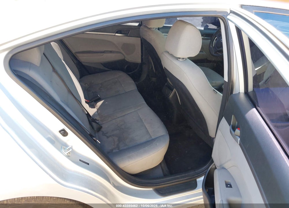 2017 HYUNDAI ELANTRA SE VIN: 5NPD74LF1HH205054