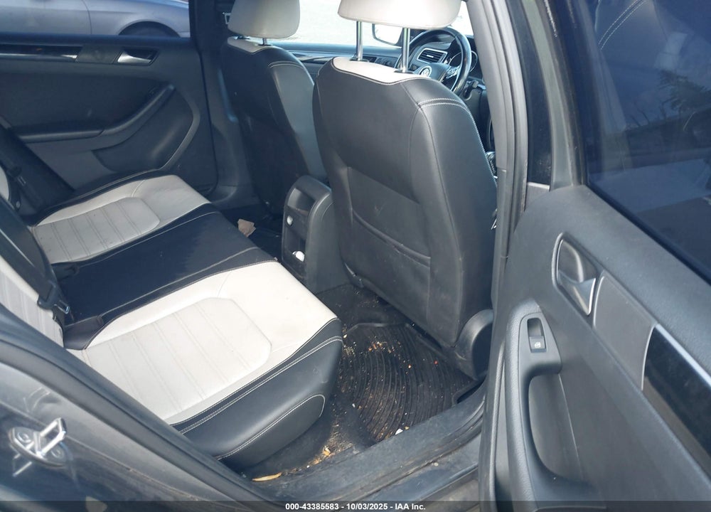 2015 VOLKSWAGEN JETTA VIN: 3VWD17AJXFM418616