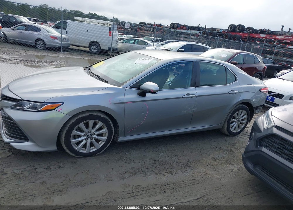 2019 TOYOTA CAMRY LE VIN: 4T1B11HK8KU757480