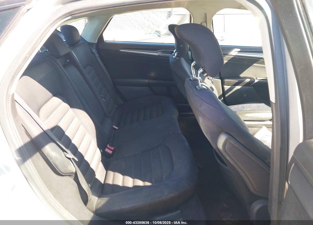 2015 FORD FUSION VIN: 3FA6P0H70FR162572