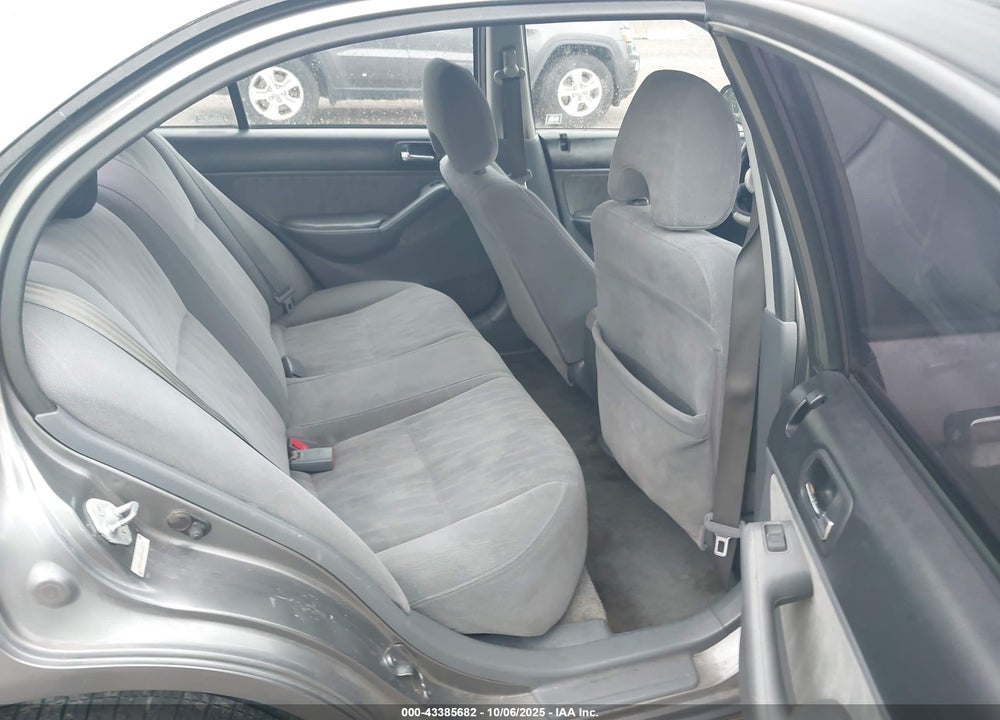 2005 HONDA CIVIC LX VIN: 2HGES16645H630979