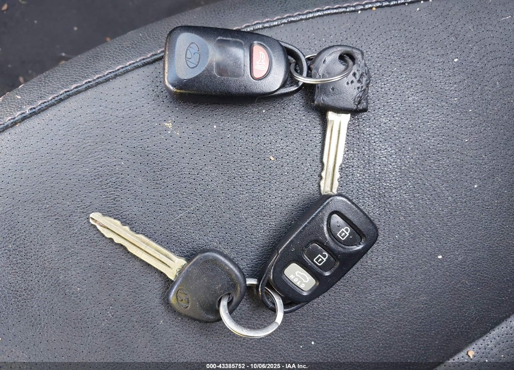 2013 HYUNDAI ELANTRA VIN: 5NPDH4AE7DH216531