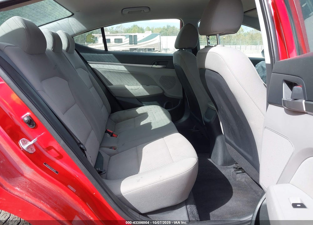 2020 HYUNDAI ELANTRA VIN: 5NPD84LF1LH581078