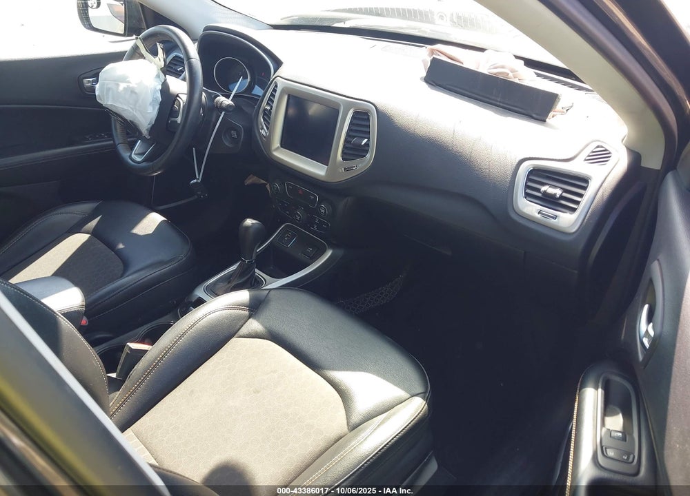 2019 JEEP COMPASS VIN: 3C4NJCBB2KT855422